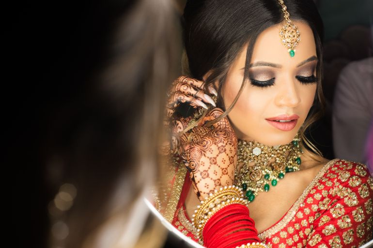 beautiful indian bride red lehenga