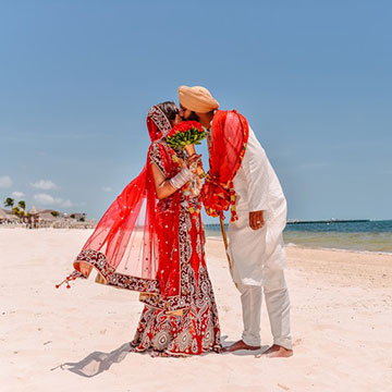 bride-groom-beach