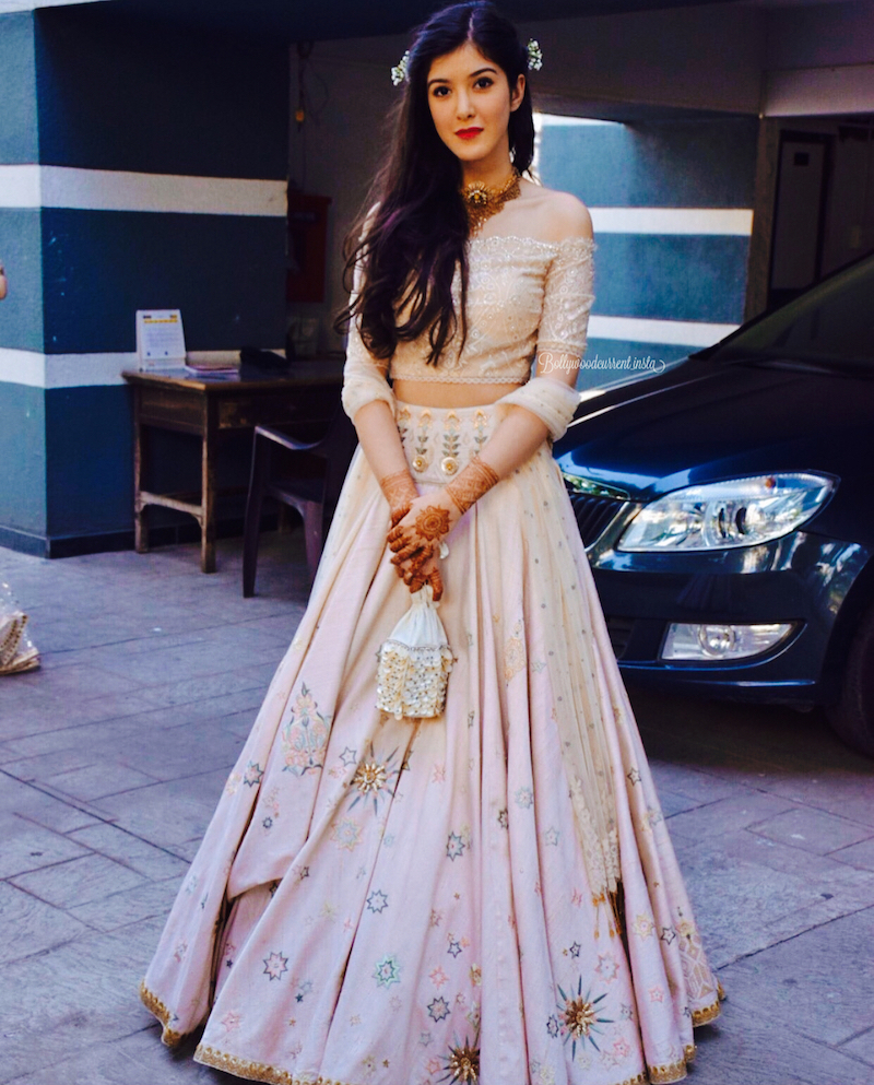Star Motif Blush &amp; Beige Lehenga with Off-Shoulder Blouse- Kapoor-sisters-Shanaya-Sonam-Kapoor-Wedding-Guest-Style-Best-Dressed-Celebs