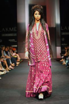 Lakmé Fashion Week Winter 2010: Krishna Mehta (1)