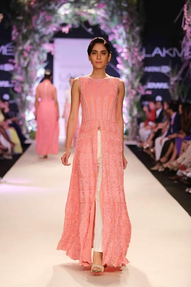 Lakme Summer Resort 2014 Manish Malhotra pink high slit suit with white pants