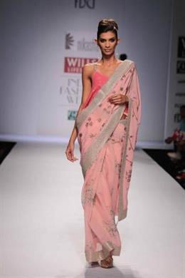 Pinnacle by Shruti Sancheti at Wills Lifestyle India Fashion Week 2014