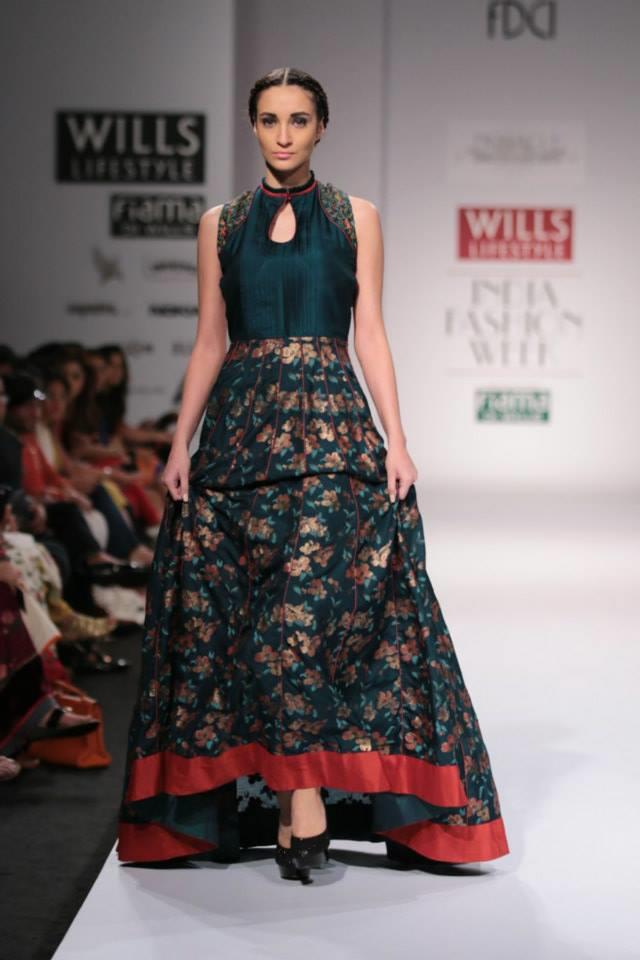 Pinnacle by Shruti Sancheti Wills Lifestyle India Fashion Week 2014 green flower Indian anarkali dress