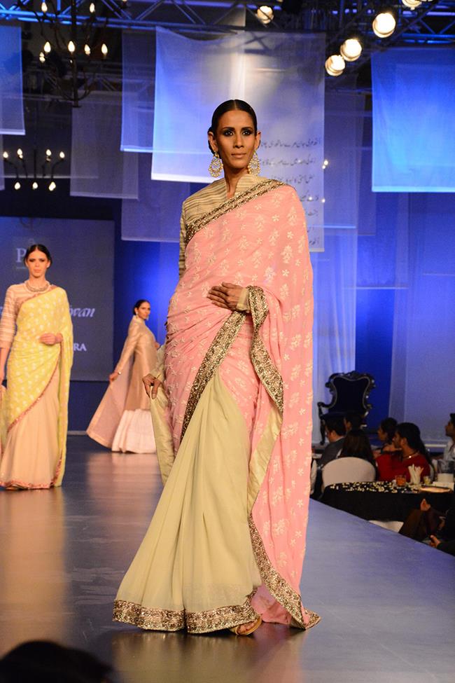 Manish-Malhotra-womens-indian-wedding-fashion-sari