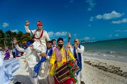 Super Glam Cancun Indian Wedding By Photographick Studios