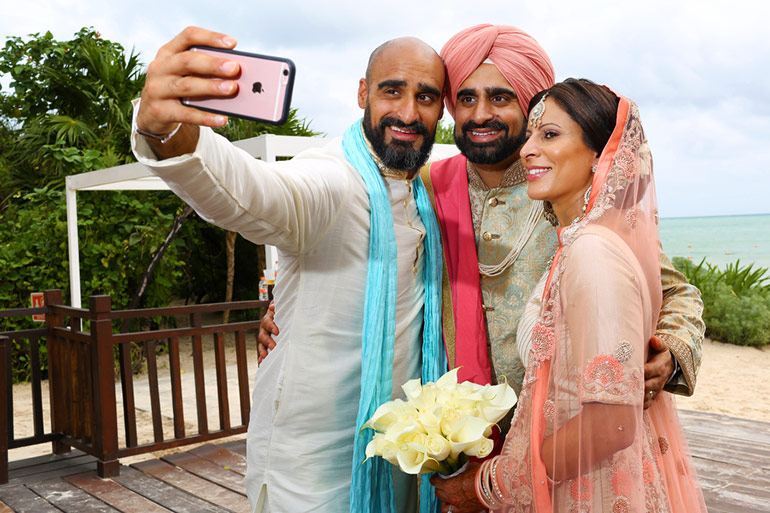 destination-wedding-selfie