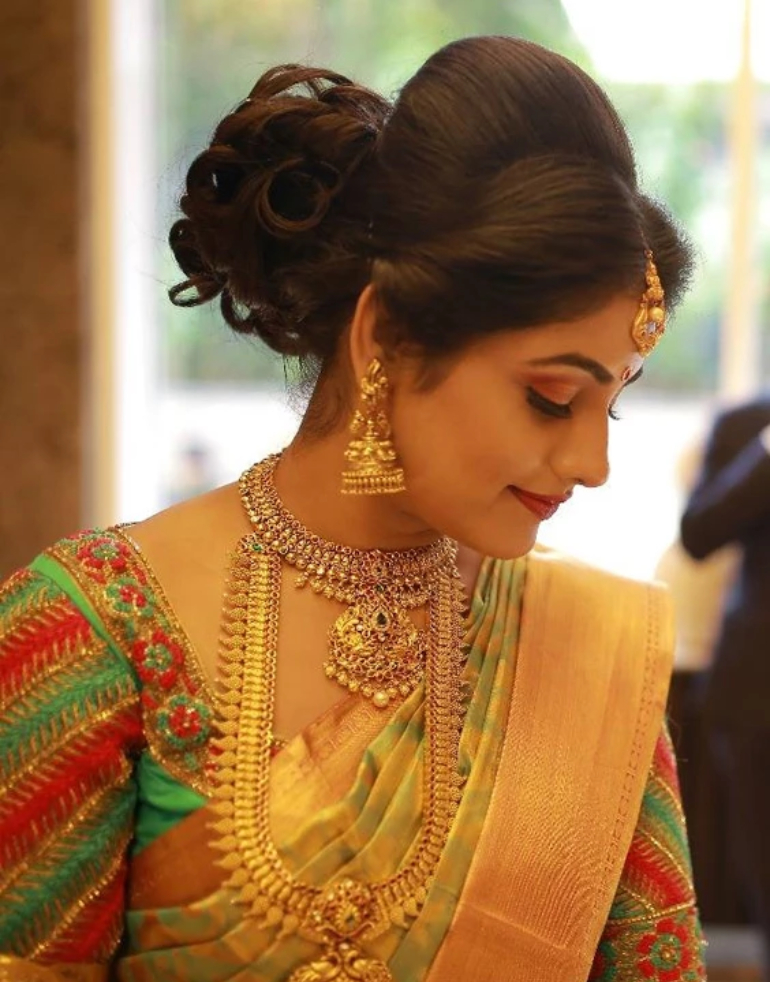 5 Trendy Bridal Hairstyle Ideas for Indian Brides with Thin Hair 5 Trendy Bridal Hairstyle Ideas for Indian Brides with Thin Hair