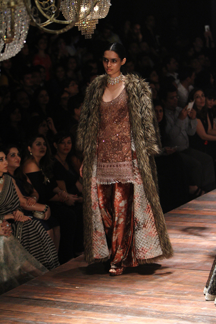 sabyasachi lfw 4