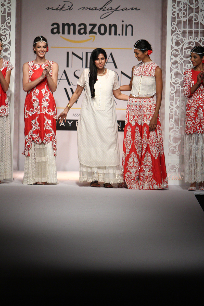 AIFWAW16D4S5bNikkiMahajanRunway079