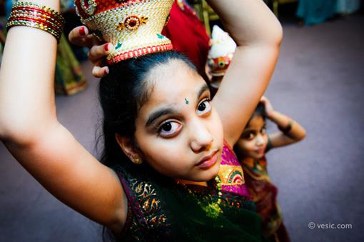 SV2-Indian-wedding-girl-with-matka-jago-on-head
