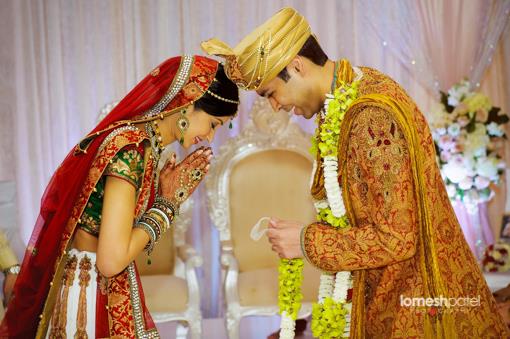 Hindu Wedding with Regal Emerald Indian Bridal Wear - 2
