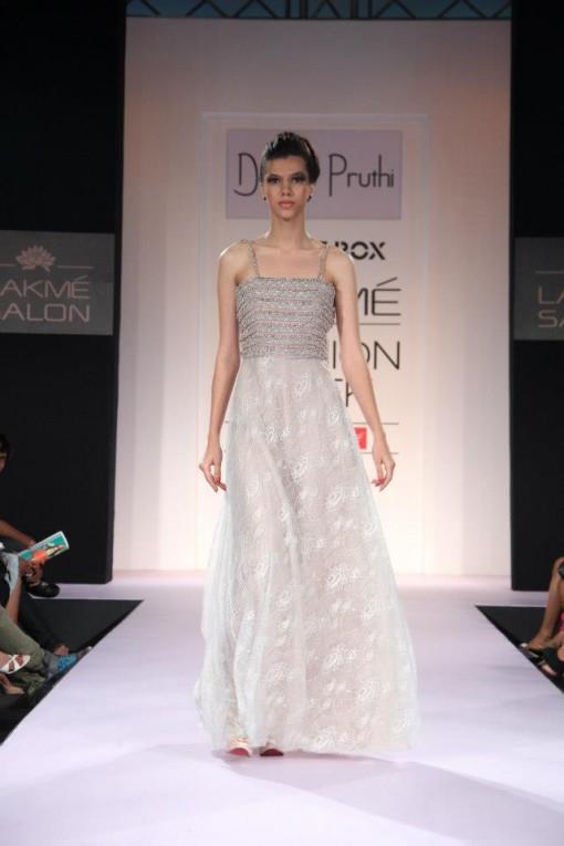 deepti purthi lfw ss13 long silver white dress