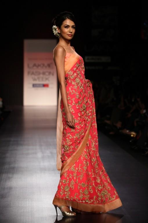 manish-malhotra-ss13 lfw coral gold saree