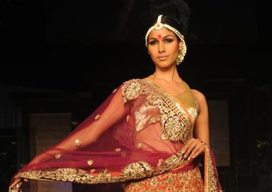 Aamby Valley Bridal Week 2011 – Vikram Phadnis (2)