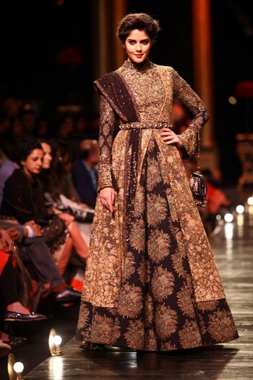 1-Lakme-Fashion-Week-Sabysachi-metallic-gold-brown-dress-e1377870585918