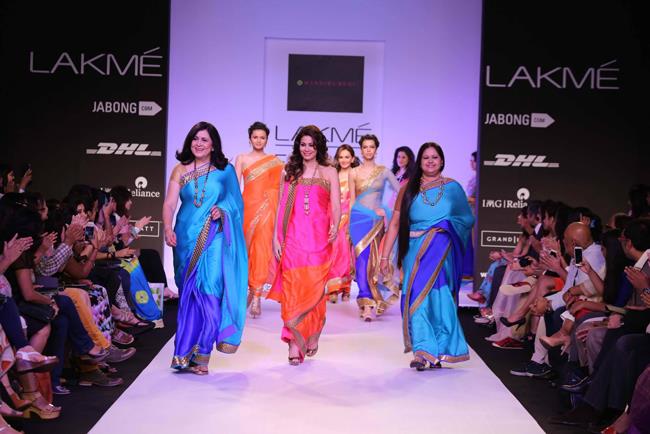 Mandira Bedi at Lakmé Fashion Week Summer Resort 2014