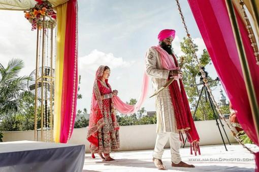 Outdoor Sikh Wedding Ceremony At Tampa Bay Museum Of Art 2 Stay Tuned For A Close Up Of Divnain And Anupreet S Wedding Day Ensembles