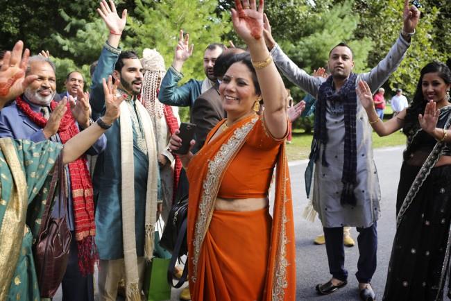 4a indian baraat dancing