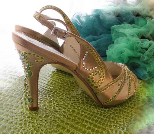 Tuesday Shoesday: Custom Indian Wedding Shoes on Etsy