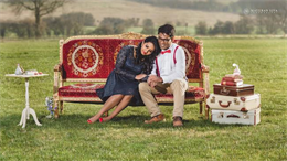 Picnic Vintage Indian Engagement Session by Mayuran Siva Photography