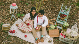 Picnic Vintage Indian Engagement Session by Mayuran Siva Photography