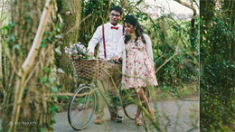 Picnic Vintage Indian Engagement Session by Mayuran Siva Photography