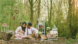 Picnic Vintage Indian Engagement Session by Mayuran Siva Photography