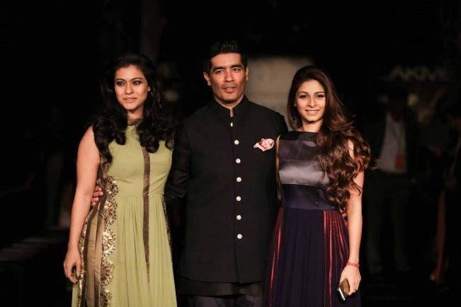 Lakme Summer Resort 2014 Manish Malhotra Kajol runway