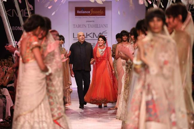 Tarun Tahiliani Lakme Fashion Week Summer Resort 2014 with showstopper Jaqueline Fernandez in Reliance Jewels