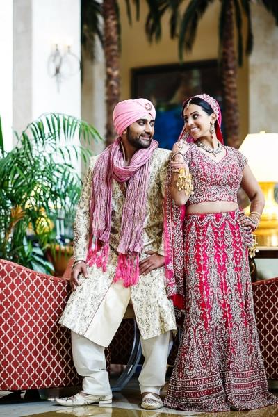 indian-wedding-bride-and-groom-portrait-pink-lengha-pink-turban