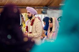 Beautiful Illinois Sikh Wedding by Almond Leaf Studios