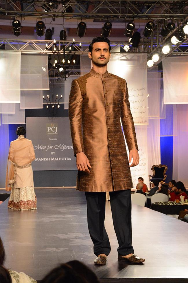 Manish Malhotra mens indian wedding kurta short