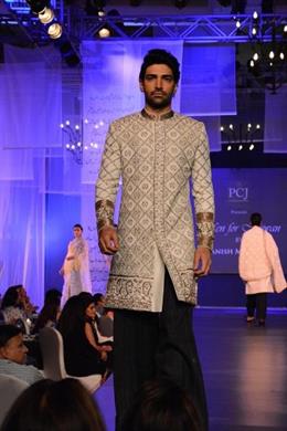 Manish Malhotra Indian Bridal Fashion at Men for Mijwan Show