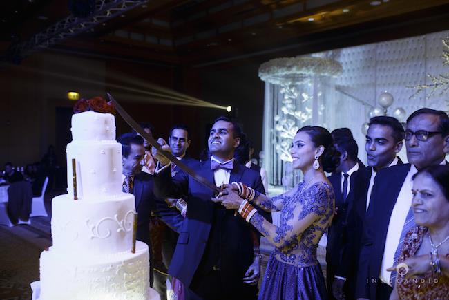 02-ritzcarltondifc-dubai-destination-wedding-reception-into-candid-photography-pr-186