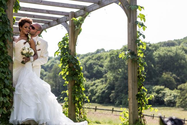 11a-indian-wedding-outdoor-portrait-trellis