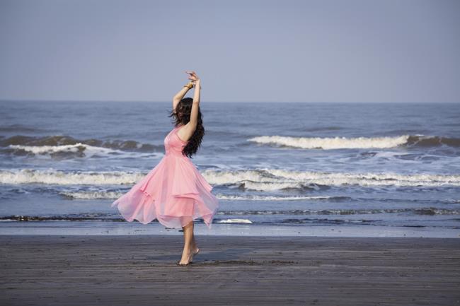 10a indian pink dress bridal shoot